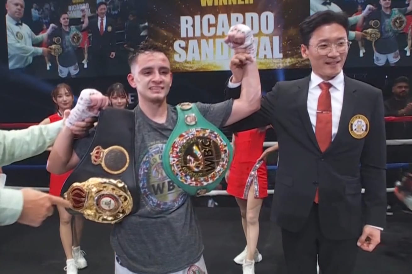 Sandoval shocks Teraji, upset win for WBC and WBA titles