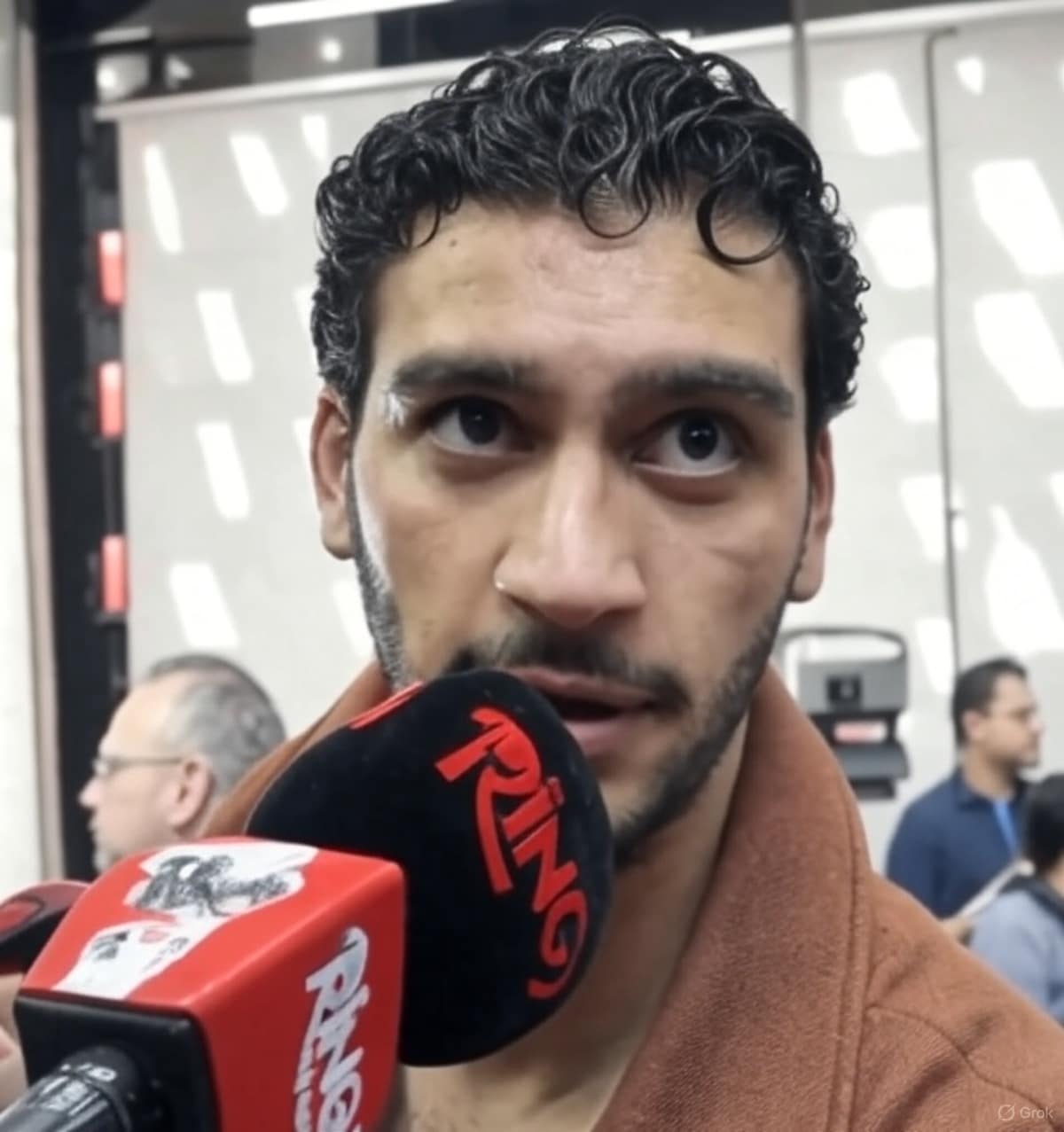 Hamzah Sheeraz says he will be ringside for the Canelo-Crawford fight and awaits the winner