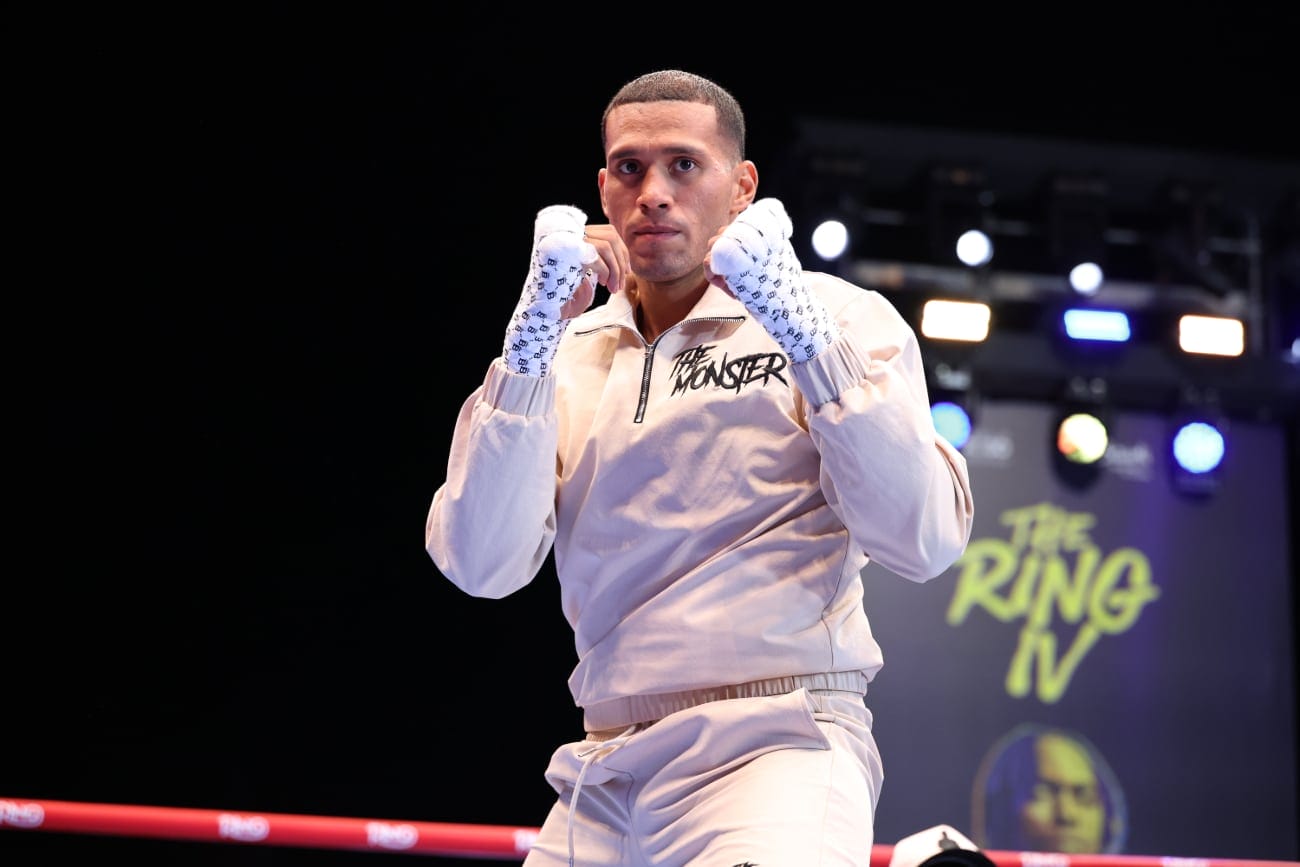 Benavidez Invites Yarde Into a “Shootout” While Looking One Punch Away From Collapse