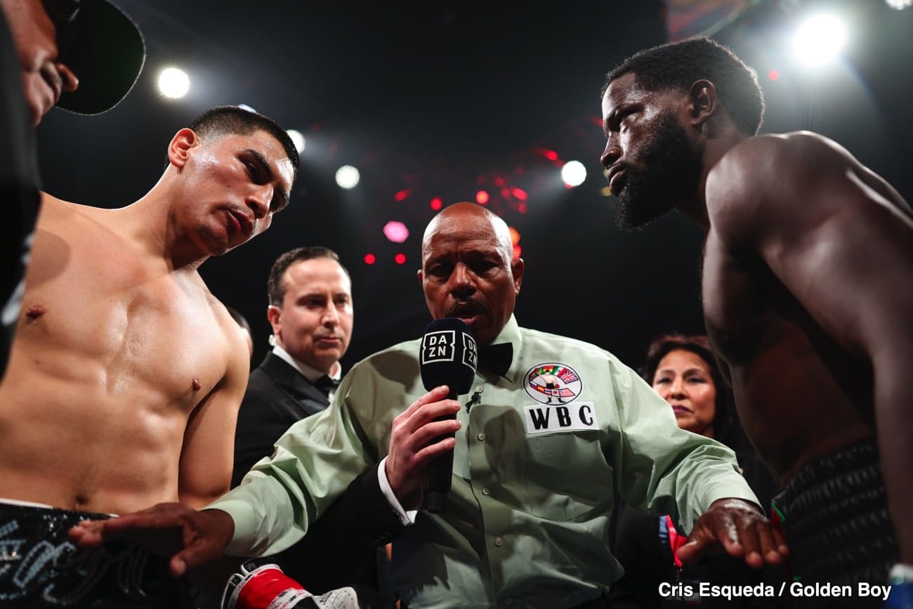 Fans Hear Duck Language as Oscar De La Hoya and Robert Garcia Circle Aging Names Instead of ‘Boots’ Ennis